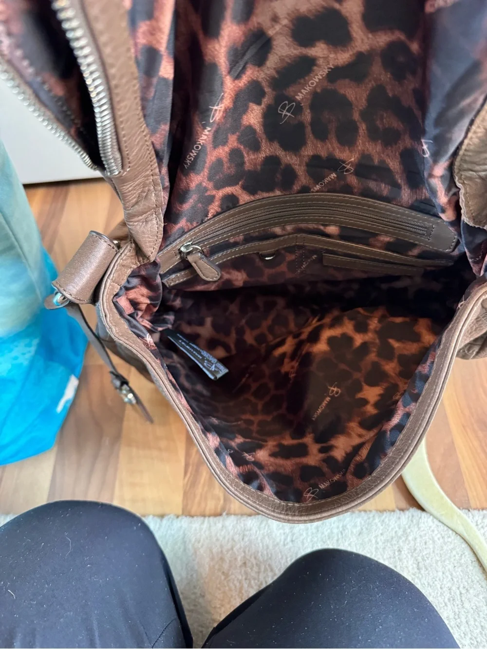 B makowsky Classic Brown Leather Shoulder Bag